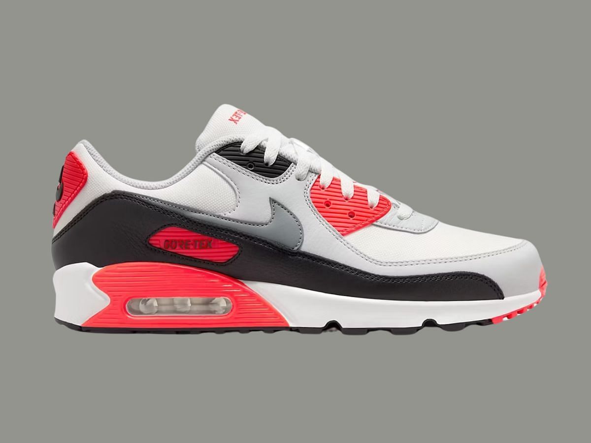 The Air Max 90 "Gore-Tex Infrared" sneakers (Image via StockX)